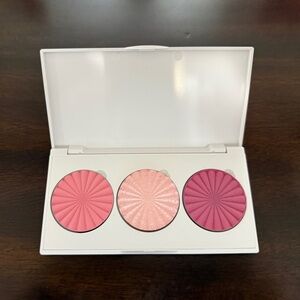 OFRA MIDI PALETTE
BLOSSOM BLUSH